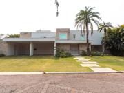 Sobrado com 6 dormitórios à venda, 973 m² por R$...