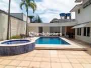 Sobrado com 6 Quartos e 9 banheiros à Venda, 510 m² por...