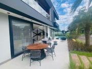 Sobrado com 6 suítes e piscina mobiliado e decorado no...