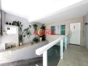 Sobrado com amplo quintal