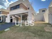 Sobrado com área 301,27 m² sendo 181 m² de área construída