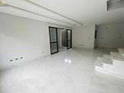 Sobrado com Closet e terraço descoberto no bairro Água...