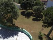 Sobrado com construção robusta, com espaços amplos e um...