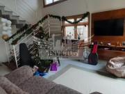 Sobrado com Pé Direito Duplo à Venda, 273m² Vila...