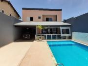 Sobrado com piscina, 5 quartos alto padrão à 250 metros...