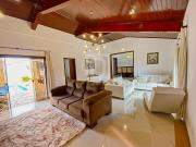 Sobrado com piscina à venda Jardim Astro, Sorocaba