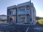 Sobrado com piscina na praia de Atami