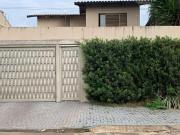 SOBRADO COM PISCINA NO VILLAGE VENEZA Sobrado com 4...