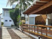 Sobrado com Piscina Para Venda próximo da Praia à Venda