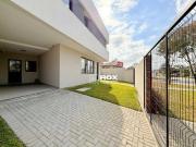 Sobrado com quintal, 3 suítes à venda Santa Felicidade...