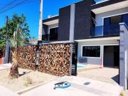 Sobrado com Suite e piscina a venda Praia de Leste