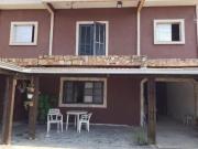 Sobrado com Três quartos com uma suíte, 4 vagas de...