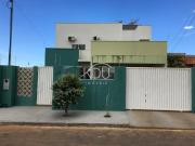 Recentemente renovada e Sobrado com varanda que é um...