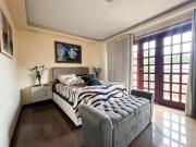 Sobrado Comercial e Residencial com Renda Sobrado com 4...