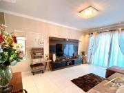 Sobrado de 180m²| 3 Quartos| 1 Suíte| 3 Banheiros no Jd....