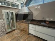 Sobrado de 200m2 em condomínio fechado com 3...