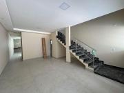 Sobrado de 215 m² com 04 suítes à venda por R$ 1.090.000...
