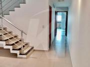 Sobrado de 215 mts², 3 Quartos sendo 1 suíte com sacada,...