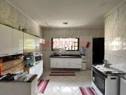 Sobrado de 220m² com 3 quartos