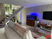 Sobrado de 256m², a venda em Santo André, com 3 quartos...