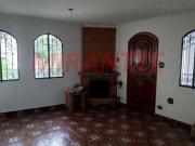 Sobrado de 270m² com 3 quartos