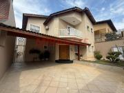 Sobrado de 280m² com 4 quartos