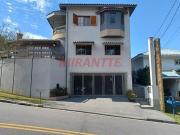 Sobrado de 351m² com 3 quartos