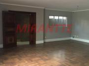 Sobrado de 373m² com 4 quartos