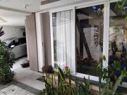 Sobrado de 3 andares com ótima iluminação e ventilação