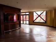 Sobrado de 527m² com 5 quartos