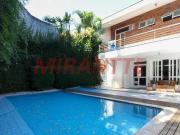 Sobrado de 596.96m² com 4 quartos