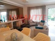 Sobrado de 719m² com 4 quartos