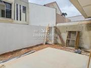 Sobrado de 98 m² de área construída em condomínio