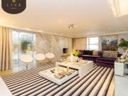 Sobrado de Alto Padrão à Venda com 03 quartos, sendo 01...