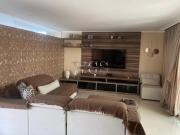 Sobrado de Alto Padrão à Venda em Condomínio Fechado –...