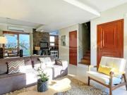 Sobrado de Alto Padrão com 3 Dormitórios e 166m² na...