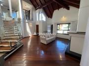 Sobrado de alto padrão com 3 dormitórios sendo 2 suítes...