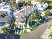 Sobrado de alto padrão para venda no condomínio Terras...