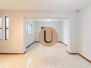 Sobrado de esquina com 237 m², 4 dormitórios e 10 vagas...