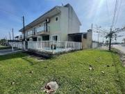 Sobrado de esquina com piscina em Shangrilá