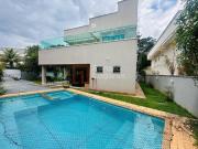 Sobrado de esquina com vista para a mata no Condomínio...