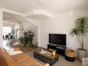 Sobrado Decorado em Condomínio 4 Suítes na Região de...