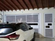 Sobrado disponível para venda, com 177 m² de área total...