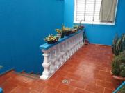 Sobrado e casas residenciais totalizando 6 dormitórios,...