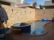 Sobrado Eco Village II com 4 suítes, 03 vagas de garagem