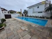 Sobrado em 2 Lotes com 5 dormitórios, 200m Do Mar à...