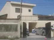 Sobrado em Avenida Doutor Roberto de Almeida Vinhas...