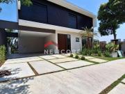 Sobrado em Avenida Prefeito Francisco Ribeiro Nogueira...