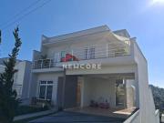 Sobrado em Avenida Prefeito Francisco Ribeiro Nogueira...