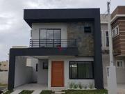 Sobrado em Campo de Santana, Curitiba/PR de 121m² 3...